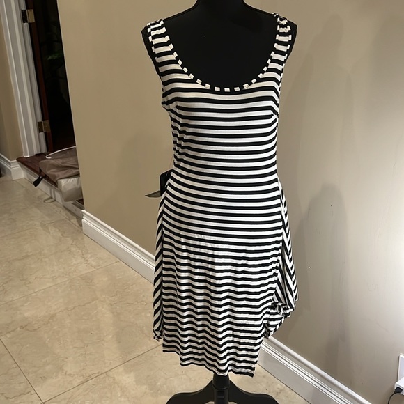 Bebe striped wrapped dress - Picture 7 of 8